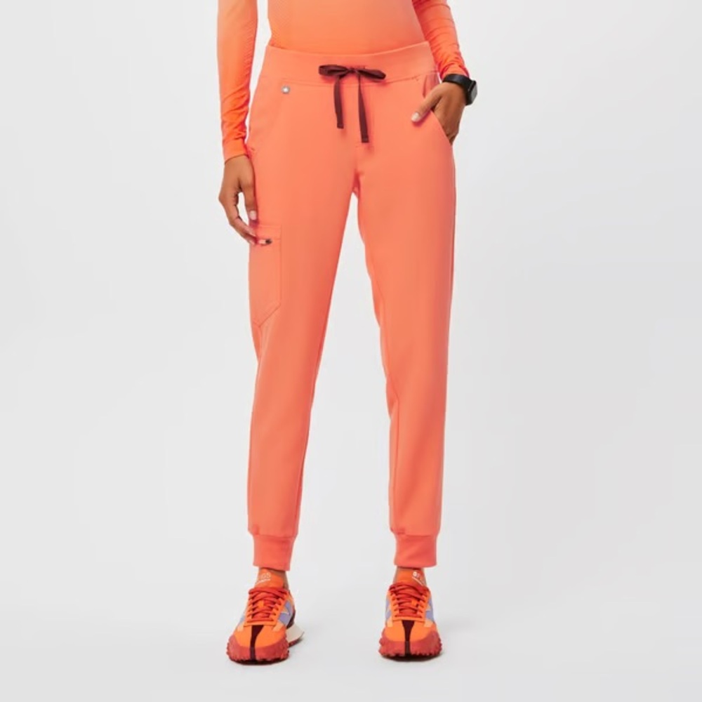 Figs Zamora Jogger Scrub Pants in Papaya
